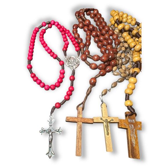 Pre Loved Wooden Rosaries - Picture 2 of 7